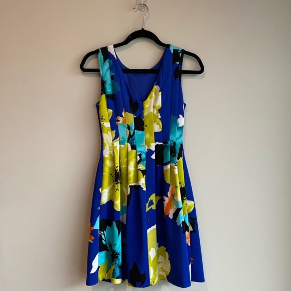 Vince Camuto Floral Print Scuba Fit n Flare Dress - Picture 2 of 3